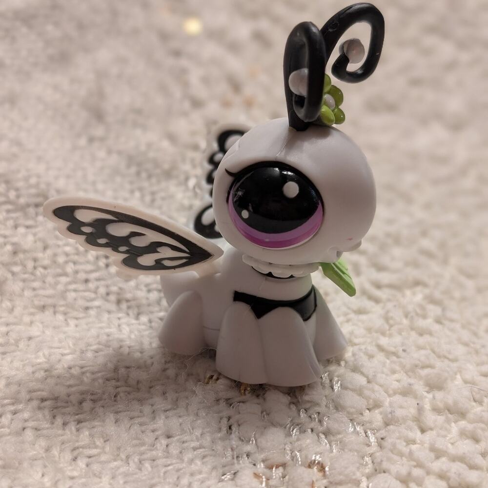Littlest Pet Shop LPS walkable butterfly black white 2364 wings intact